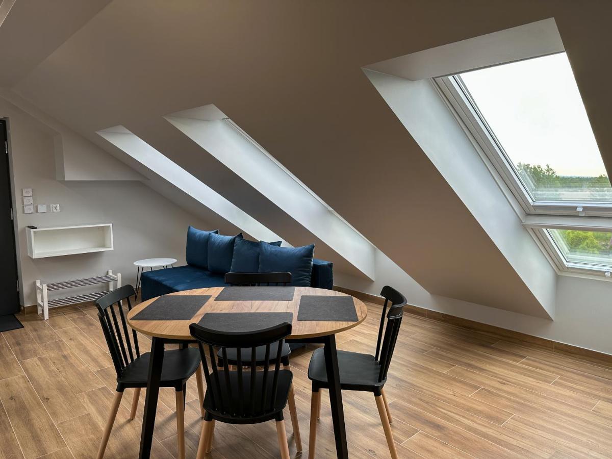 Pod Czworka Hotel Рева Екстериор снимка